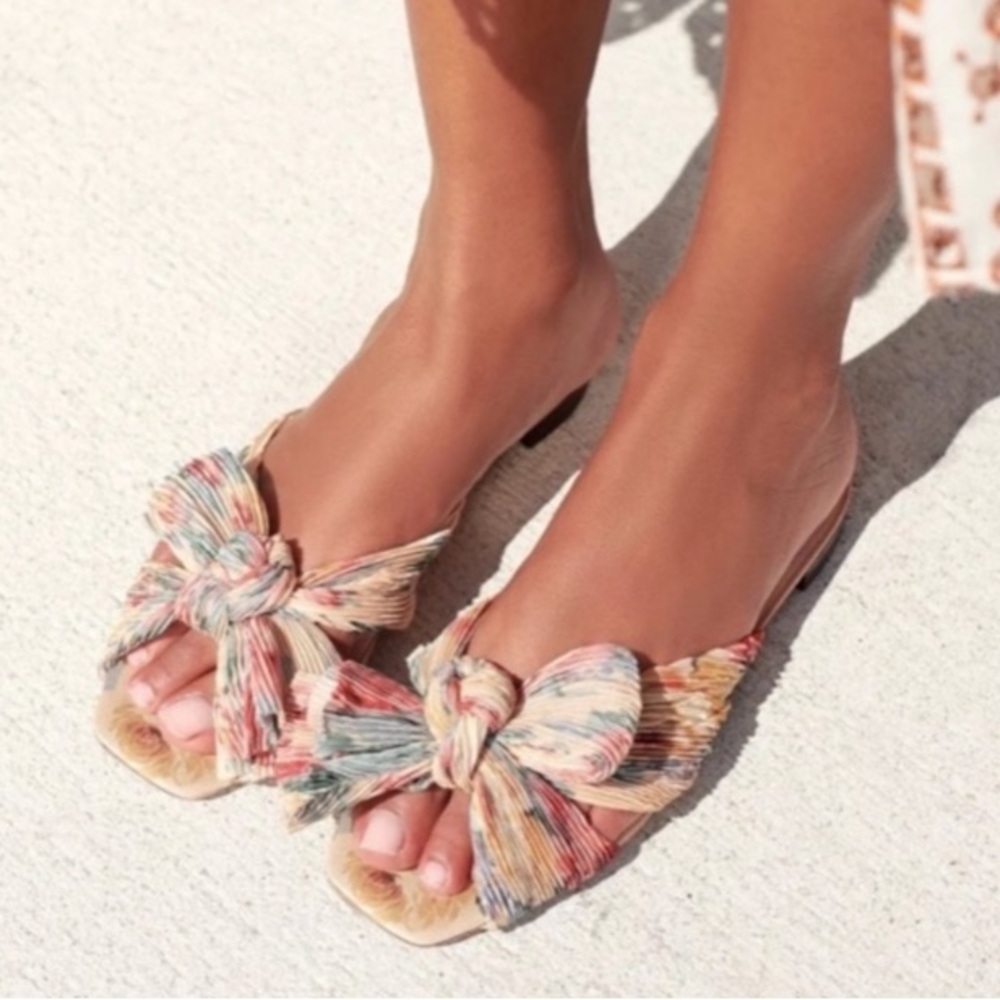 Loeffler Randall Daphne Knot Flat Sandal Butter Multi floral Size 8.5 B
